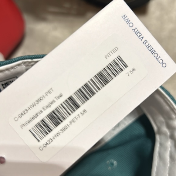 NWT - OVO Philadelphia eagles fitted - Picture 5 of 6